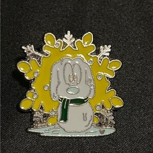 Disney Pluto Snowman Snowflake Holiday Christmas Pin Hidden Mickey 2007.